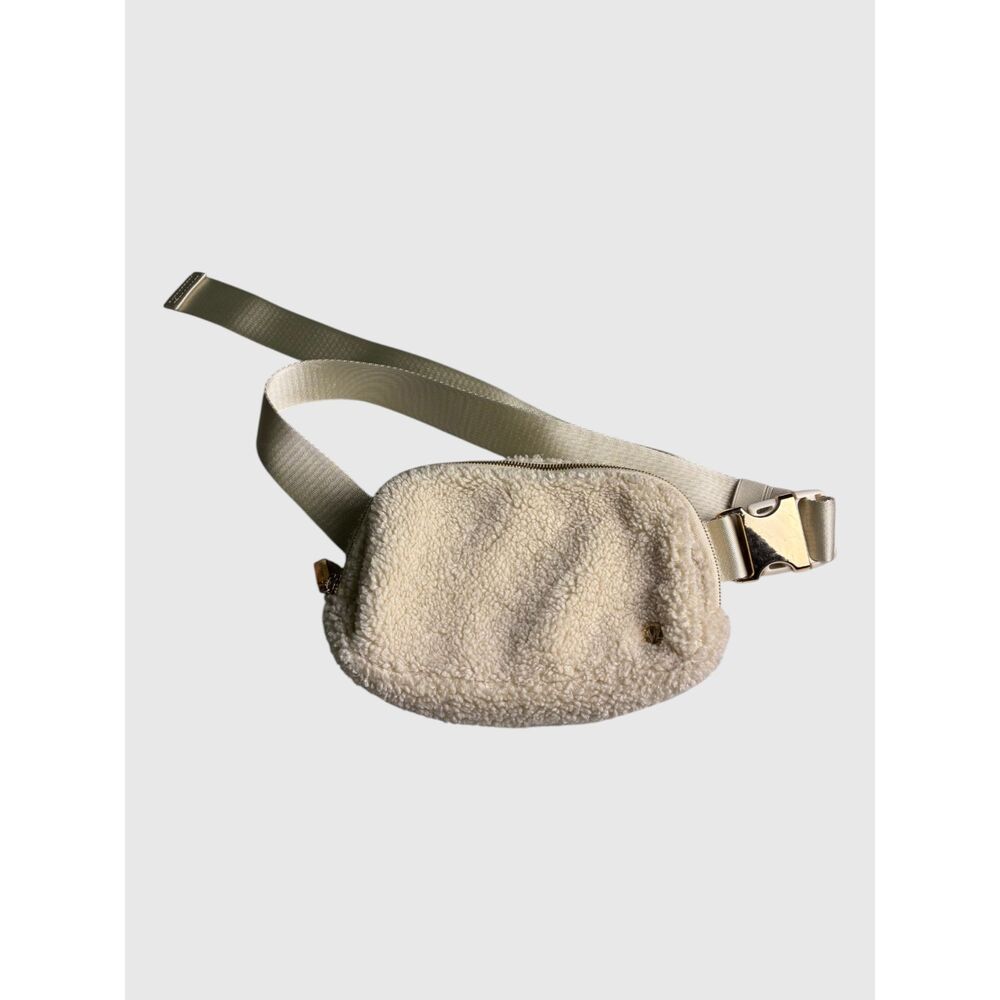 Lululemon Everywhere Belt Bag Sherpa Fleece Ivory Gold Hardware